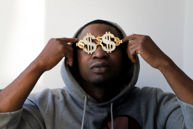 10,000 Fans: The Direct-to-Consumer Music Blueprint